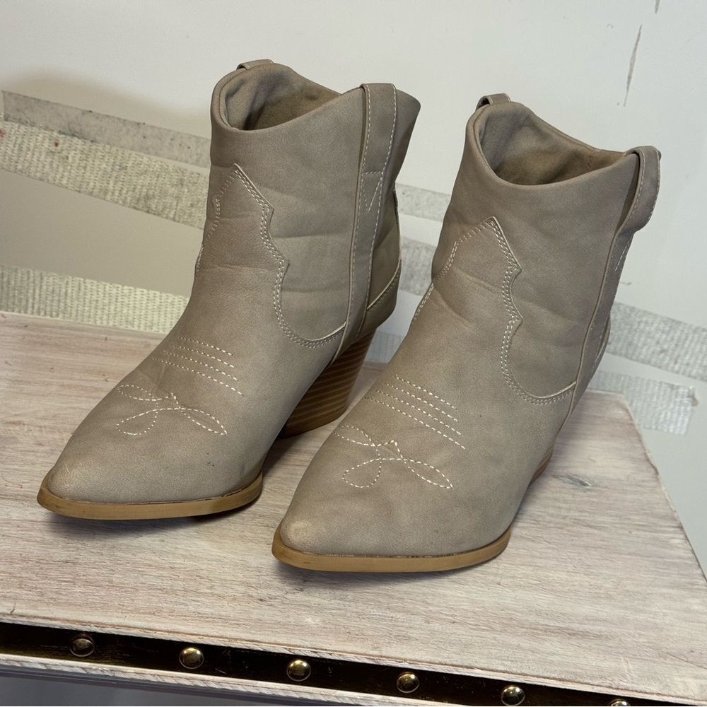 Women's Taupe Ankle Boots by Cupid in great condition size 5.5